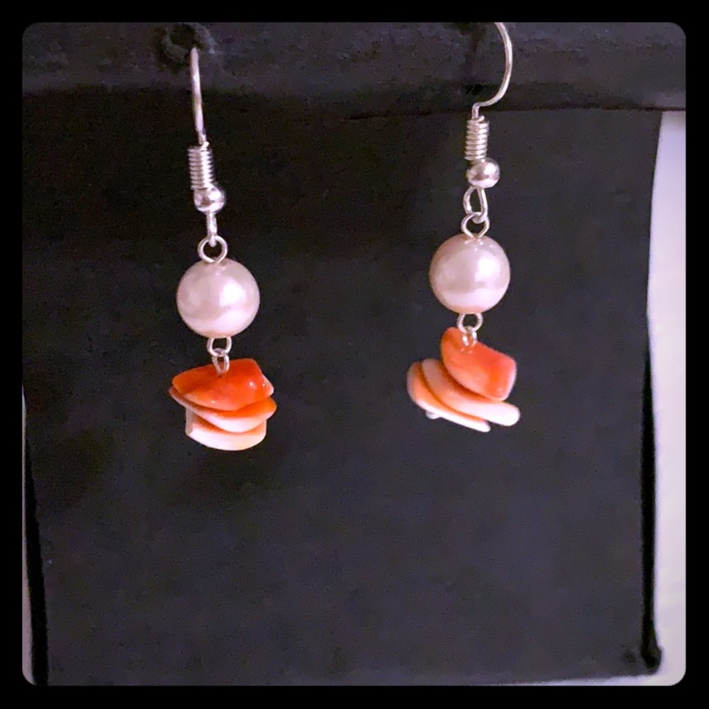 NWT Glass pearl & coral shell earring - Picture 1 of 3